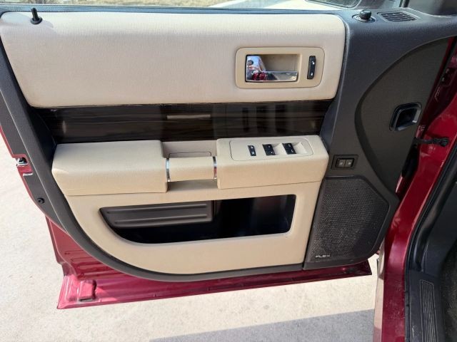 Ford Flex Vehicle Full-screen Gallery Image 10