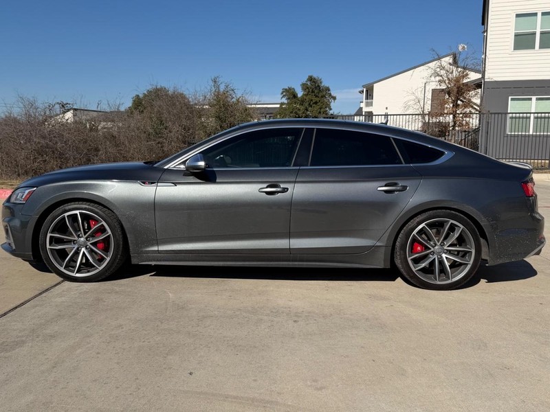 Audi S5 Sportback Vehicle Full-screen Gallery Image 03