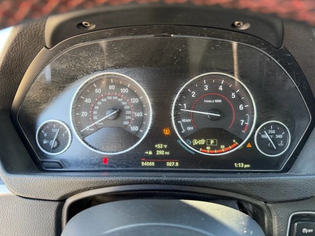 BMW 4 Series Vehicle Full-screen Gallery Image 13