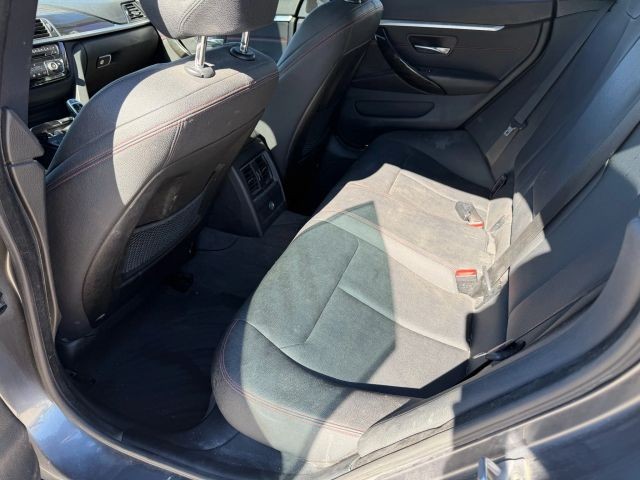 BMW 4 Series Vehicle Full-screen Gallery Image 16