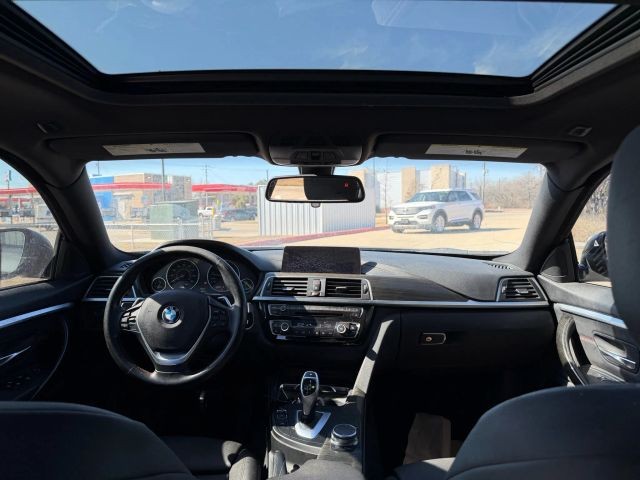 BMW 4 Series Vehicle Full-screen Gallery Image 20
