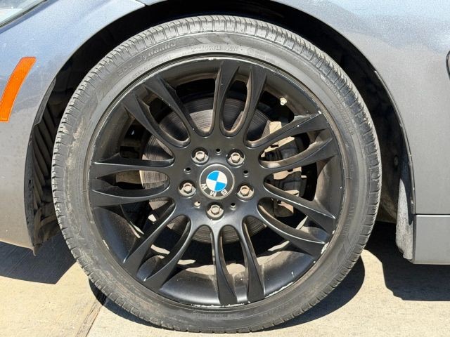 BMW 4 Series Vehicle Full-screen Gallery Image 22