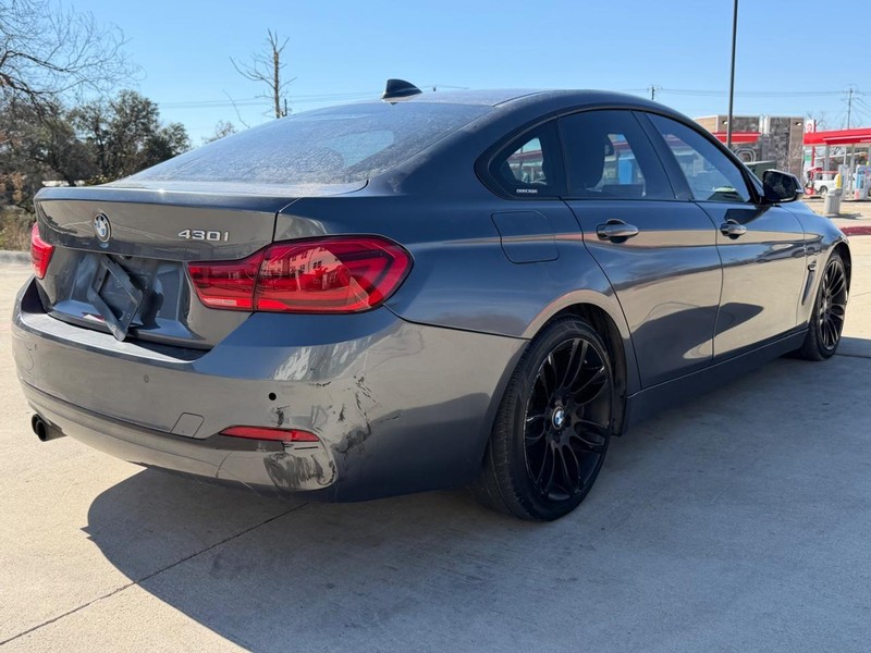 BMW 4 Series Vehicle Full-screen Gallery Image 07