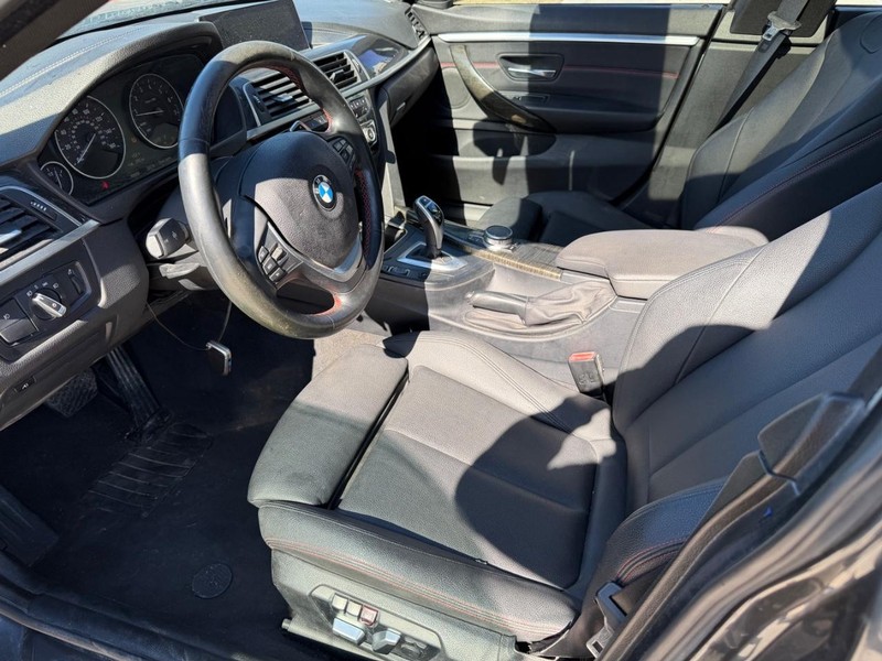 BMW 4 Series Vehicle Full-screen Gallery Image 12