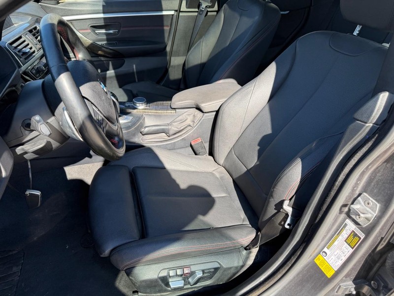 BMW 4 Series Vehicle Full-screen Gallery Image 13