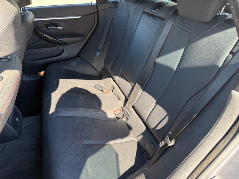 BMW 4 Series Vehicle Full-screen Gallery Image 18