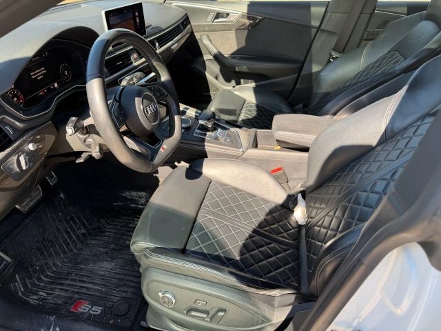 Audi S5 Sportback Vehicle Full-screen Gallery Image 11