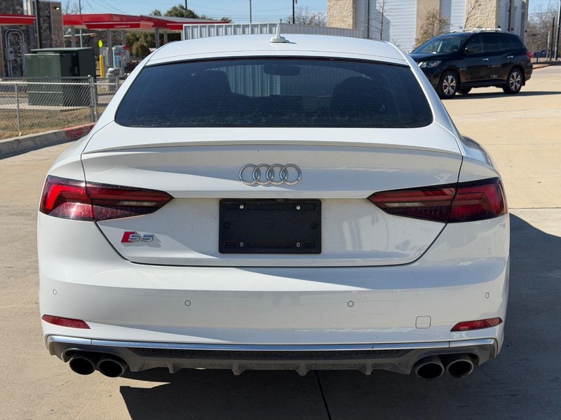 Audi S5 Sportback Vehicle Full-screen Gallery Image 05