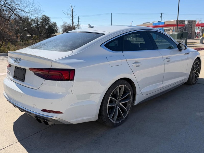 Audi S5 Sportback Vehicle Full-screen Gallery Image 06