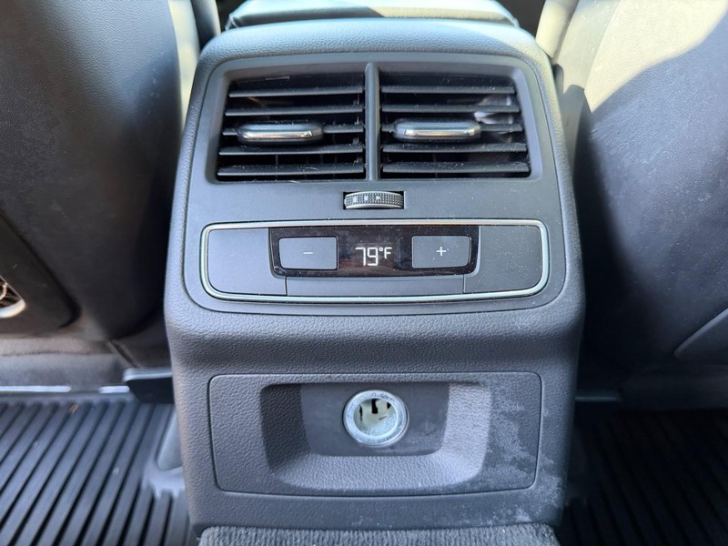 Audi S5 Sportback Vehicle Full-screen Gallery Image 19