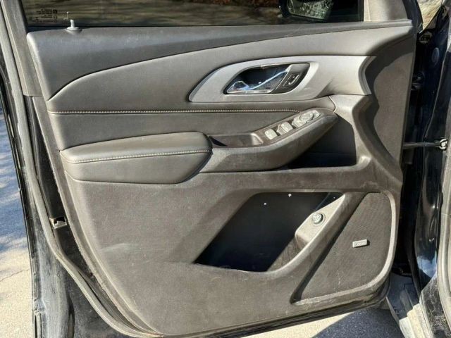 Chevrolet Traverse Vehicle Full-screen Gallery Image 10