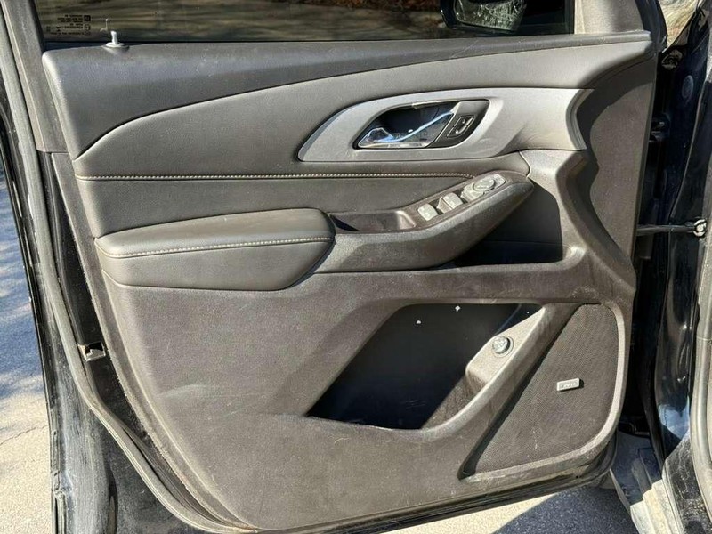 Chevrolet Traverse Vehicle Full-screen Gallery Image 10