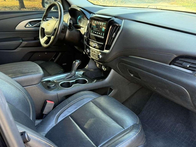 Chevrolet Traverse Vehicle Full-screen Gallery Image 15