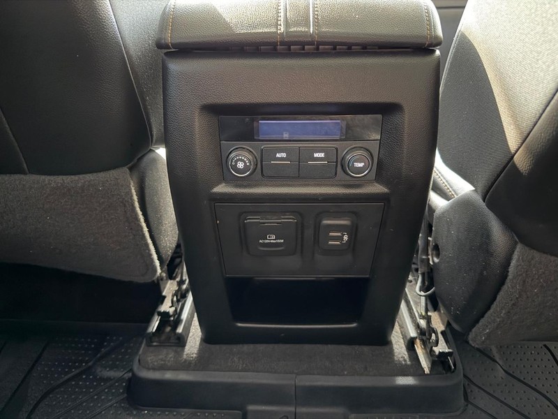 Chevrolet Traverse Vehicle Full-screen Gallery Image 21