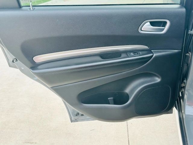 Dodge Durango Vehicle Full-screen Gallery Image 13