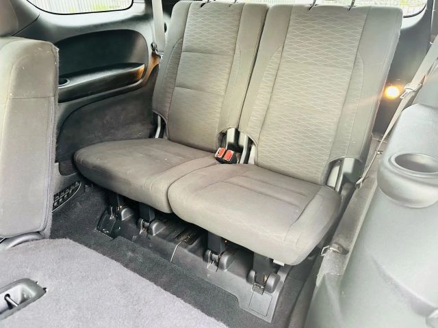 Dodge Durango Vehicle Full-screen Gallery Image 15