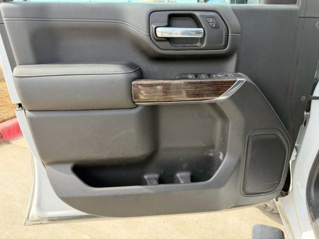 GMC Sierra 2500HD Vehicle Full-screen Gallery Image 10