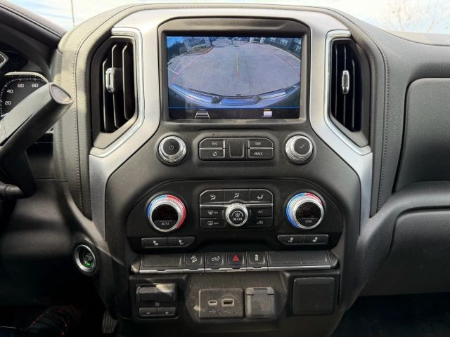 GMC Sierra 2500HD Vehicle Full-screen Gallery Image 15