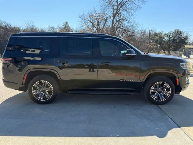 Jeep Wagoneer Vehicle Full-screen Gallery Image 07