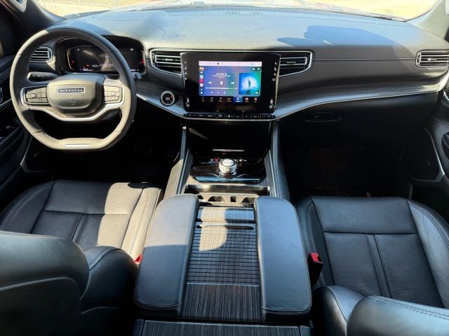 Jeep Wagoneer Vehicle Full-screen Gallery Image 19