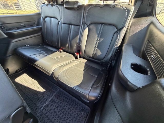 Jeep Wagoneer Vehicle Full-screen Gallery Image 20