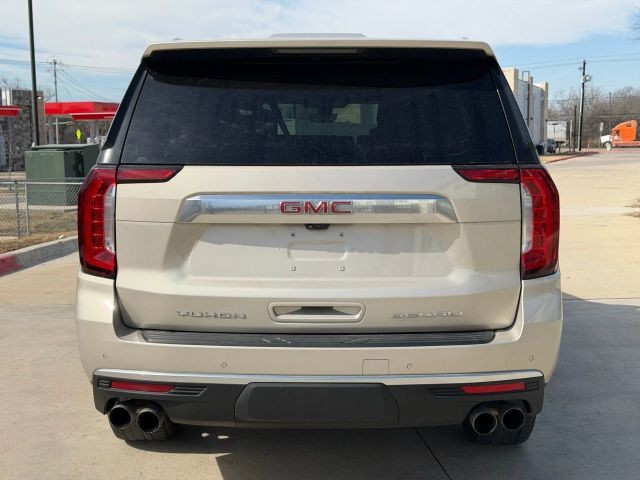 GMC Yukon XL Vehicle Full-screen Gallery Image 04