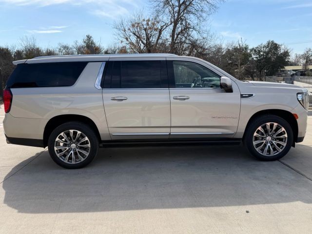 GMC Yukon XL Vehicle Full-screen Gallery Image 06