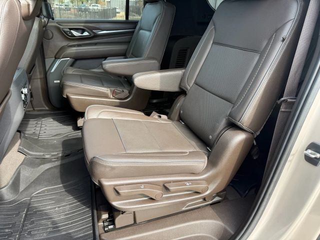 GMC Yukon XL Vehicle Full-screen Gallery Image 17