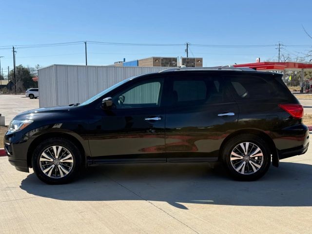 Nissan Pathfinder Vehicle Full-screen Gallery Image 03