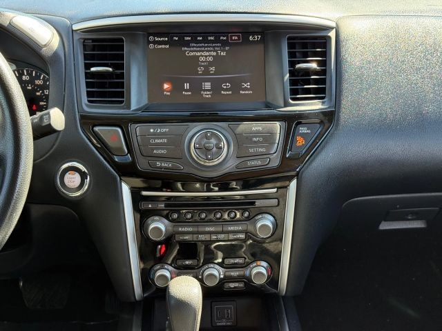 Nissan Pathfinder Vehicle Full-screen Gallery Image 12