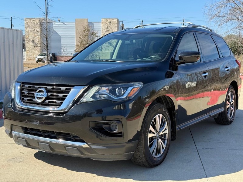 Nissan Pathfinder Vehicle Full-screen Gallery Image 02