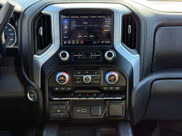 GMC Sierra 1500 Vehicle Full-screen Gallery Image 12