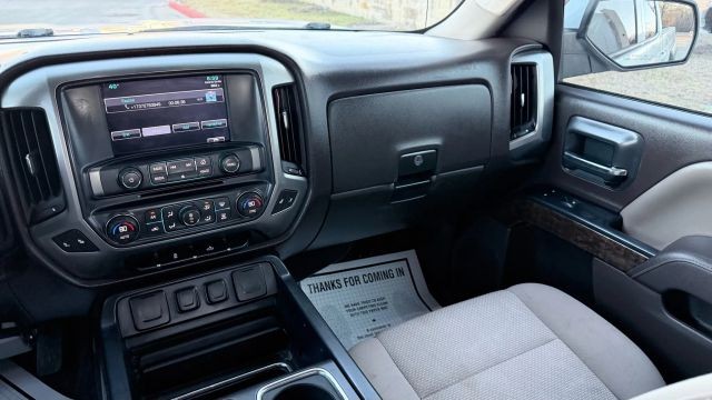Chevrolet Silverado 1500 Vehicle Full-screen Gallery Image 07