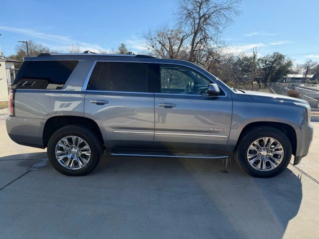 GMC Yukon Vehicle Full-screen Gallery Image 07