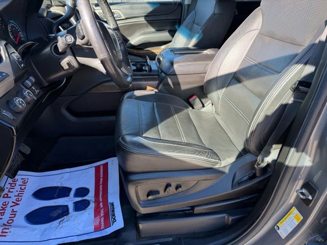 GMC Yukon Vehicle Full-screen Gallery Image 12