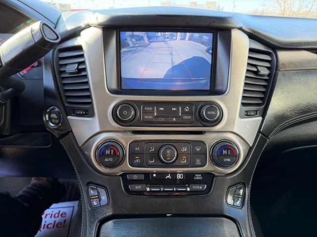 GMC Yukon Vehicle Full-screen Gallery Image 14