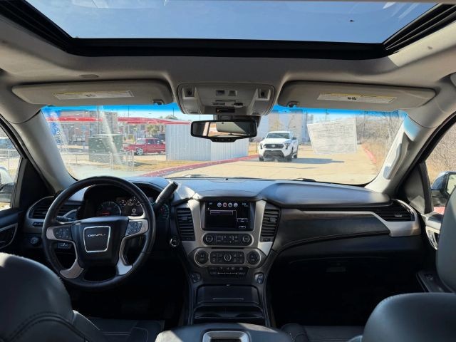 GMC Yukon Vehicle Full-screen Gallery Image 20