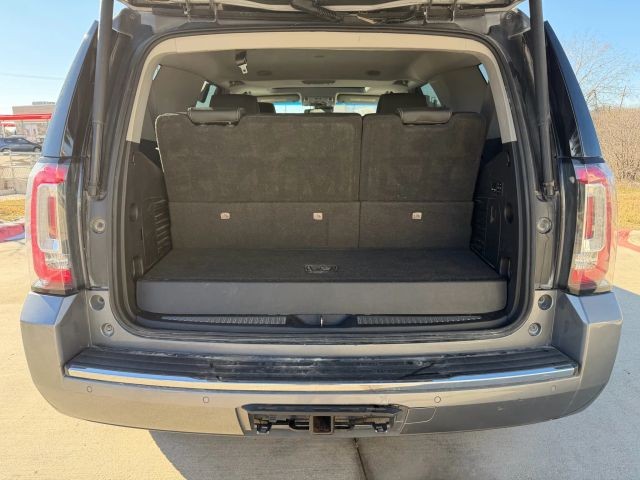 GMC Yukon Vehicle Full-screen Gallery Image 22