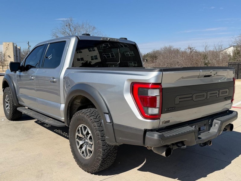 Ford F-150 Vehicle Full-screen Gallery Image 04