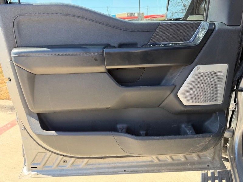 Ford F-150 Vehicle Full-screen Gallery Image 10