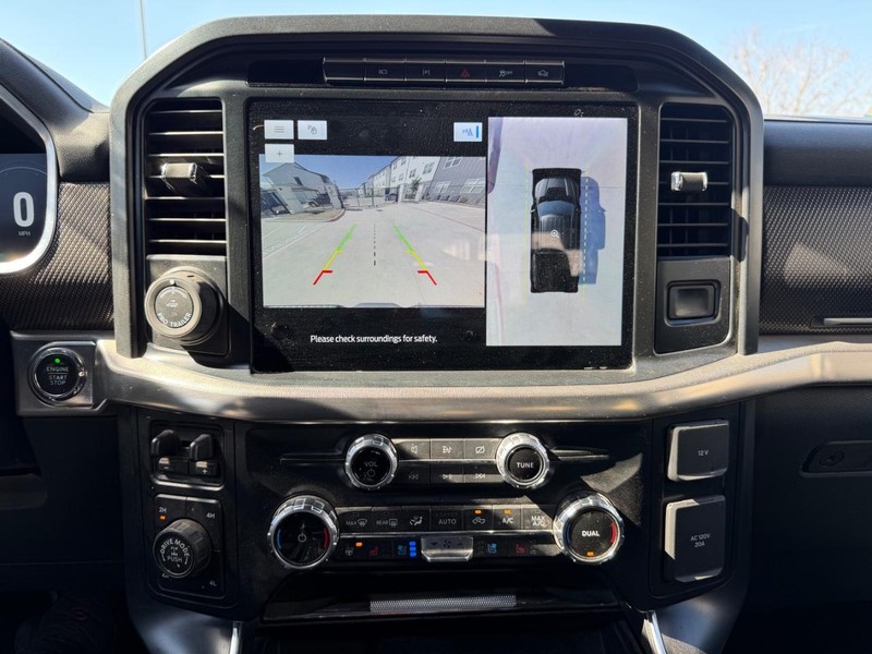 Ford F-150 Vehicle Full-screen Gallery Image 14