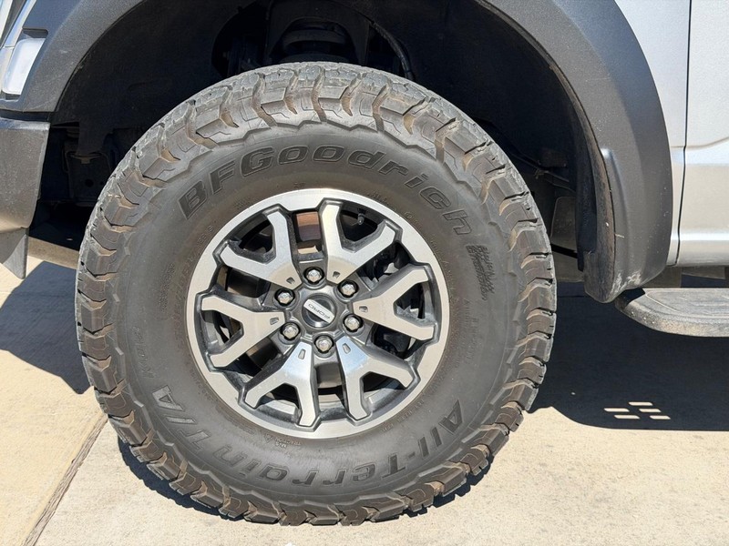 Ford F-150 Vehicle Full-screen Gallery Image 22