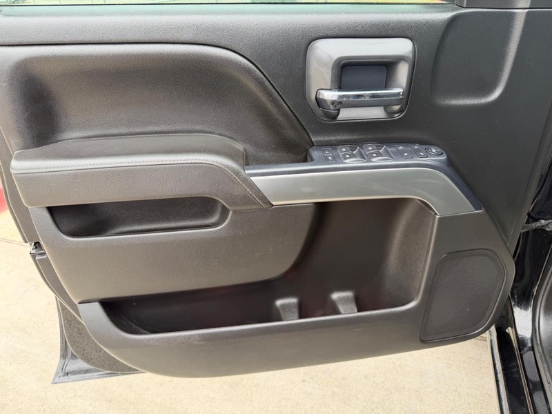 Chevrolet Silverado Vehicle Full-screen Gallery Image 10