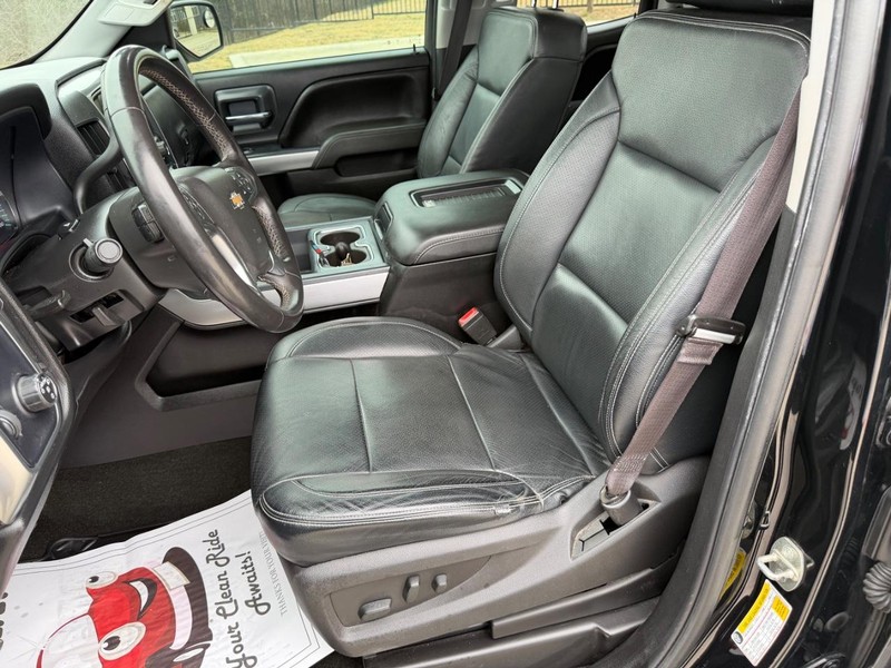 Chevrolet Silverado Vehicle Full-screen Gallery Image 12