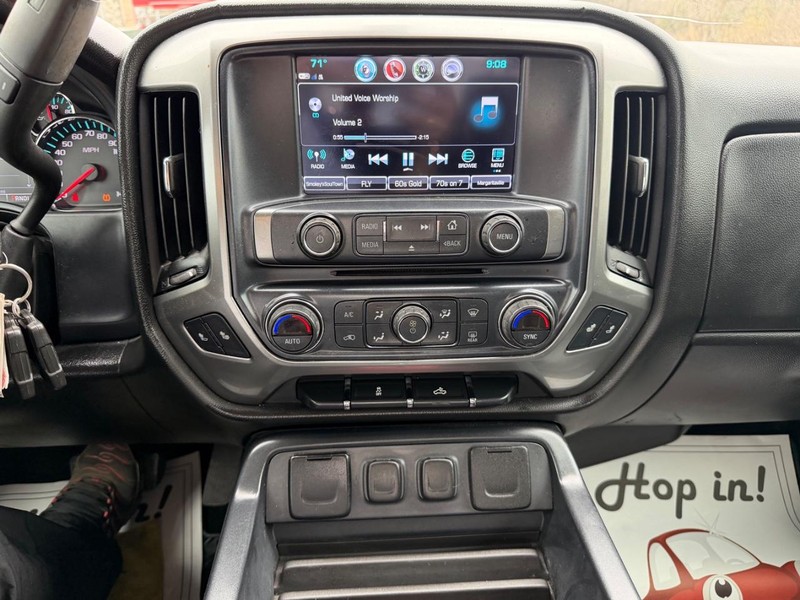 Chevrolet Silverado Vehicle Full-screen Gallery Image 14