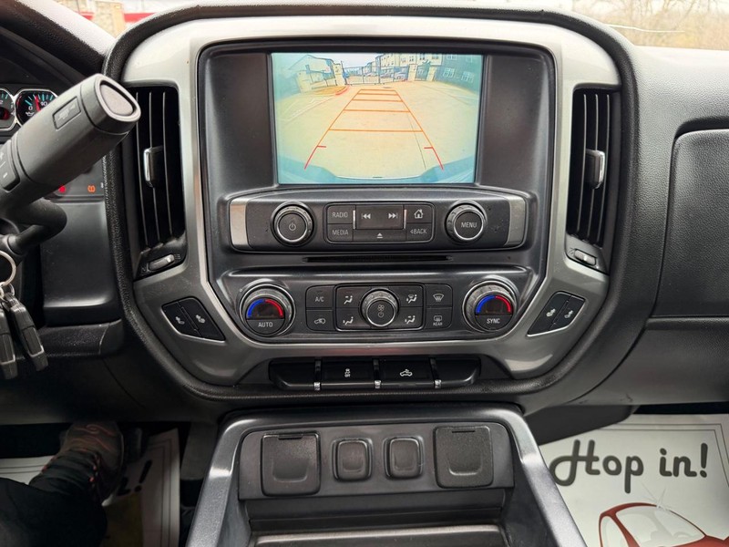 Chevrolet Silverado Vehicle Full-screen Gallery Image 15