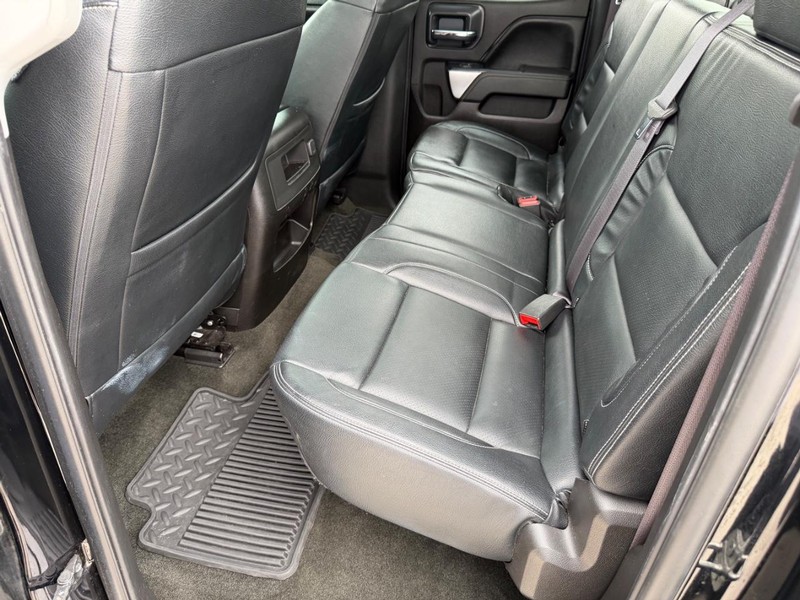 Chevrolet Silverado Vehicle Full-screen Gallery Image 17