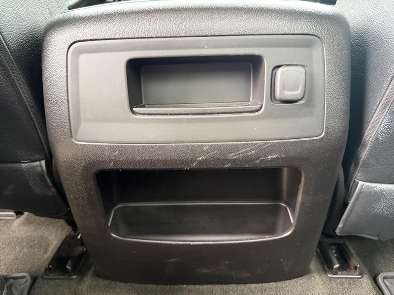 Chevrolet Silverado Vehicle Full-screen Gallery Image 19