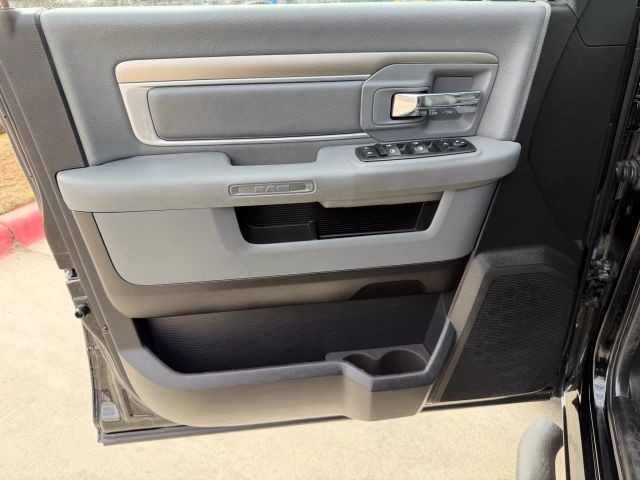 Ram 1500 Vehicle Full-screen Gallery Image 10