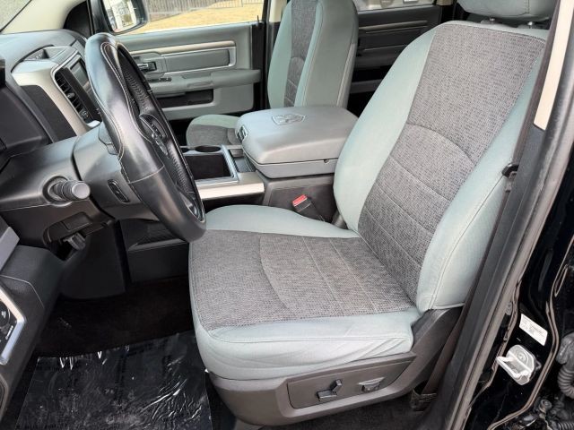 Ram 1500 Vehicle Full-screen Gallery Image 12